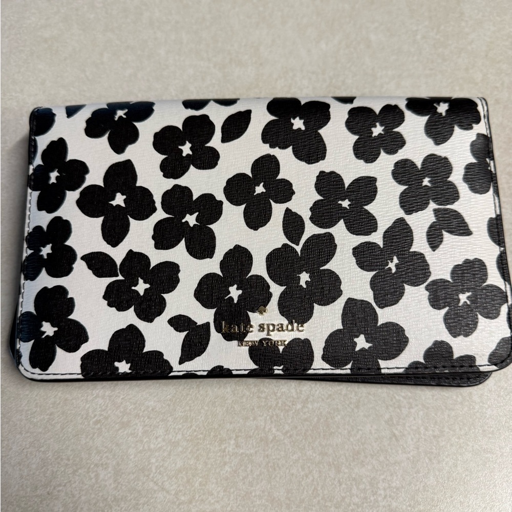 Kate Spade bifold wallet